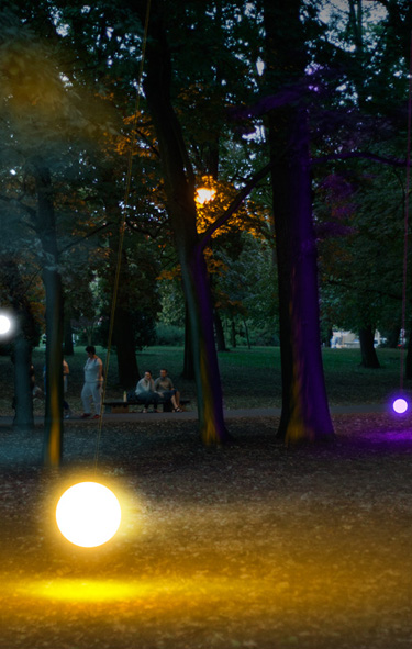 TILEN
                  SEPIČ: Light oscillator